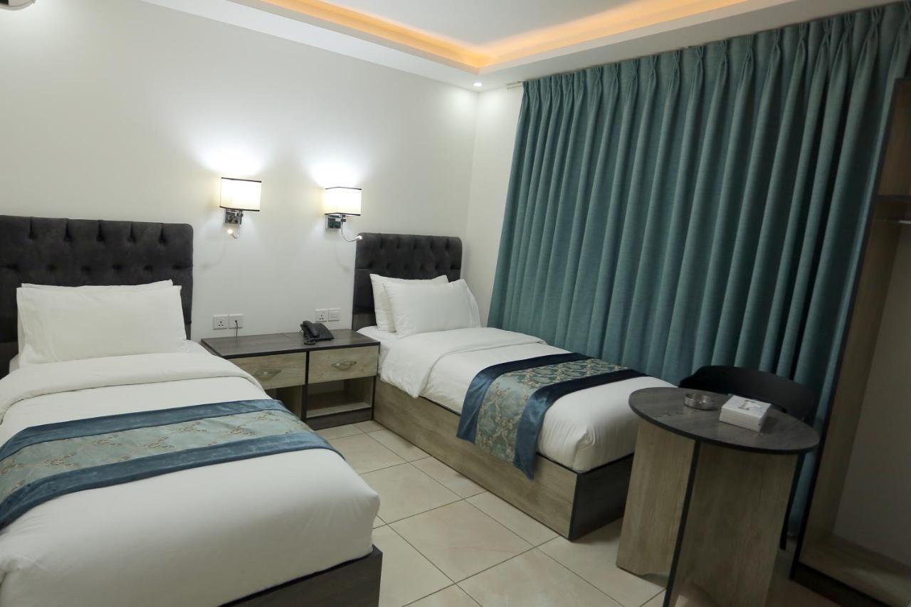 Down Town Hotel Aqaba Exteriör bild